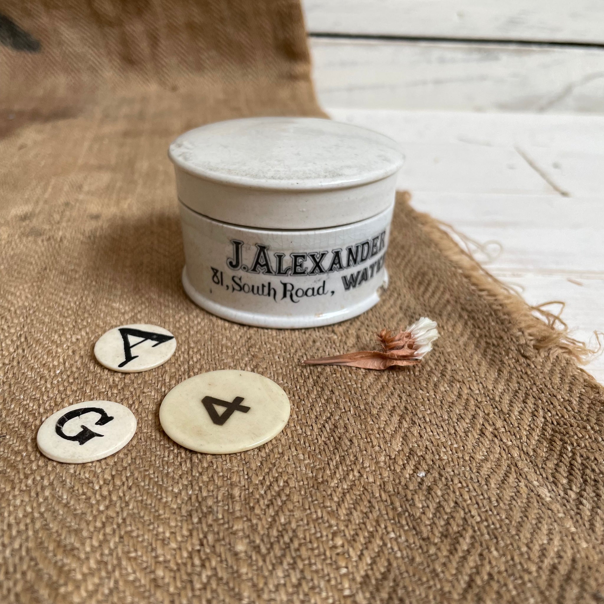 J.Alexander Chemist Pot