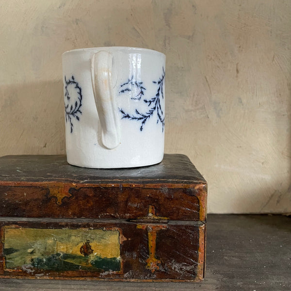 Victorian 'Love the Giver' Mug
