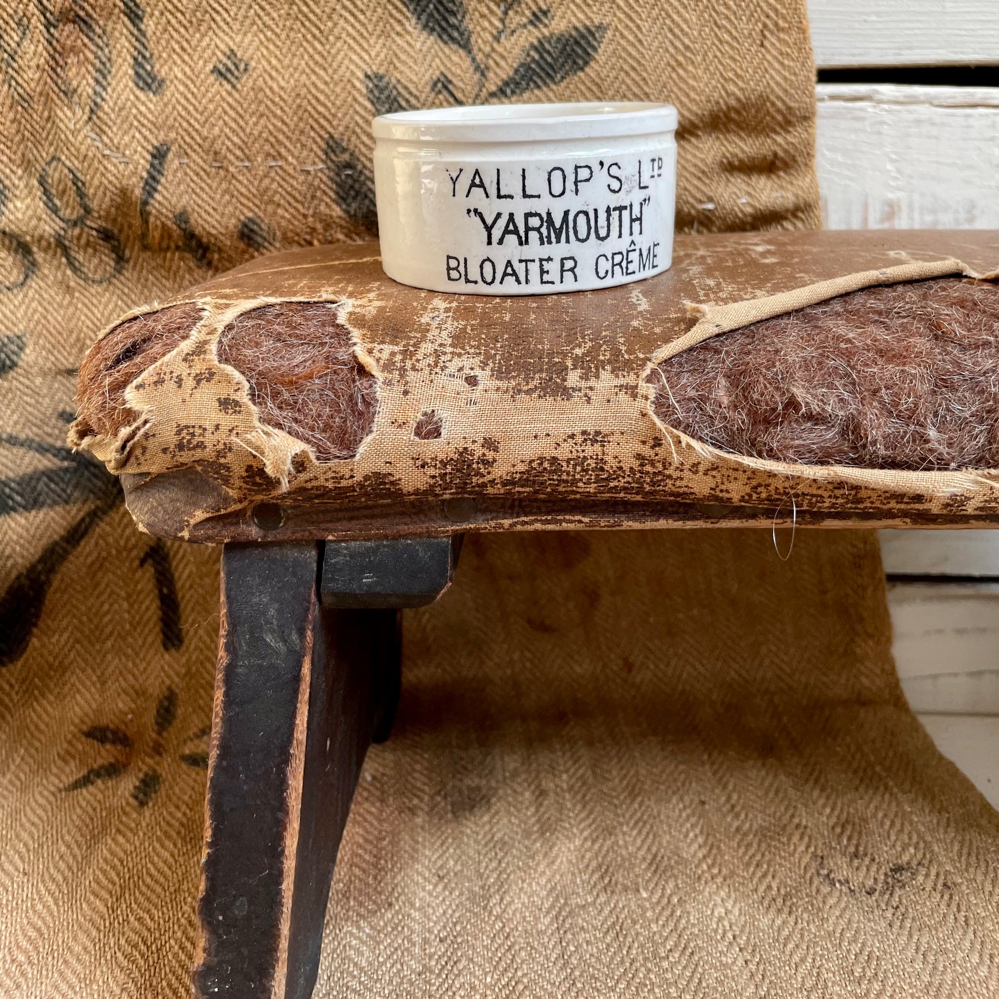 Antique Yallops Bloater Crême Pot