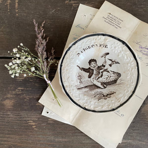 Staffordshire Pigeon Pie Plate