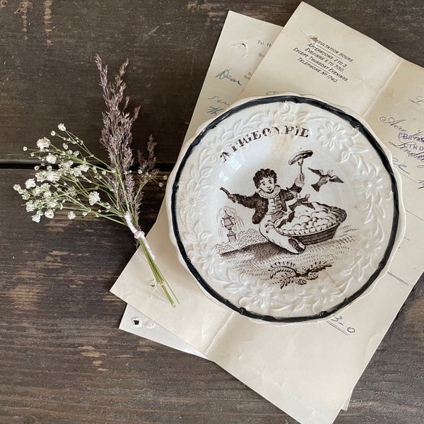 Staffordshire Pigeon Pie Plate