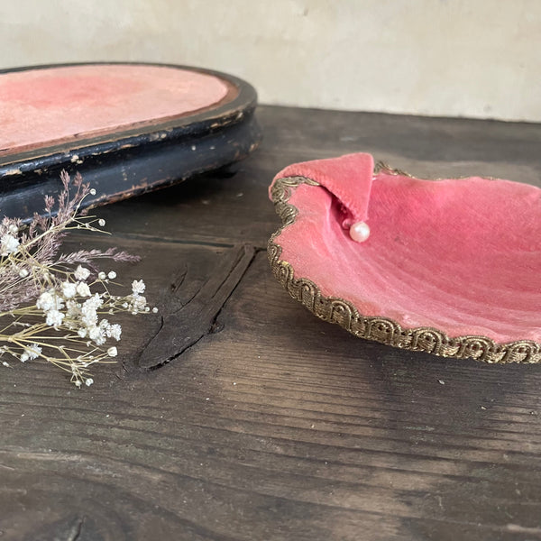 Antique Velvet Pink Scallop Shell Dish